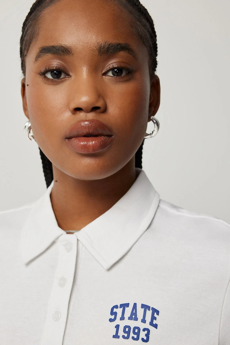 Polo court coupe carrée à broderies