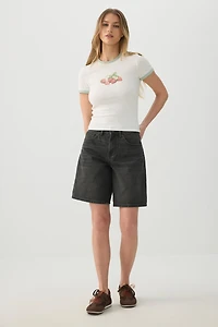 T-shirt graphique à bordures contrastantes