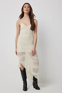 Robe asymétrique dentelle au crochet