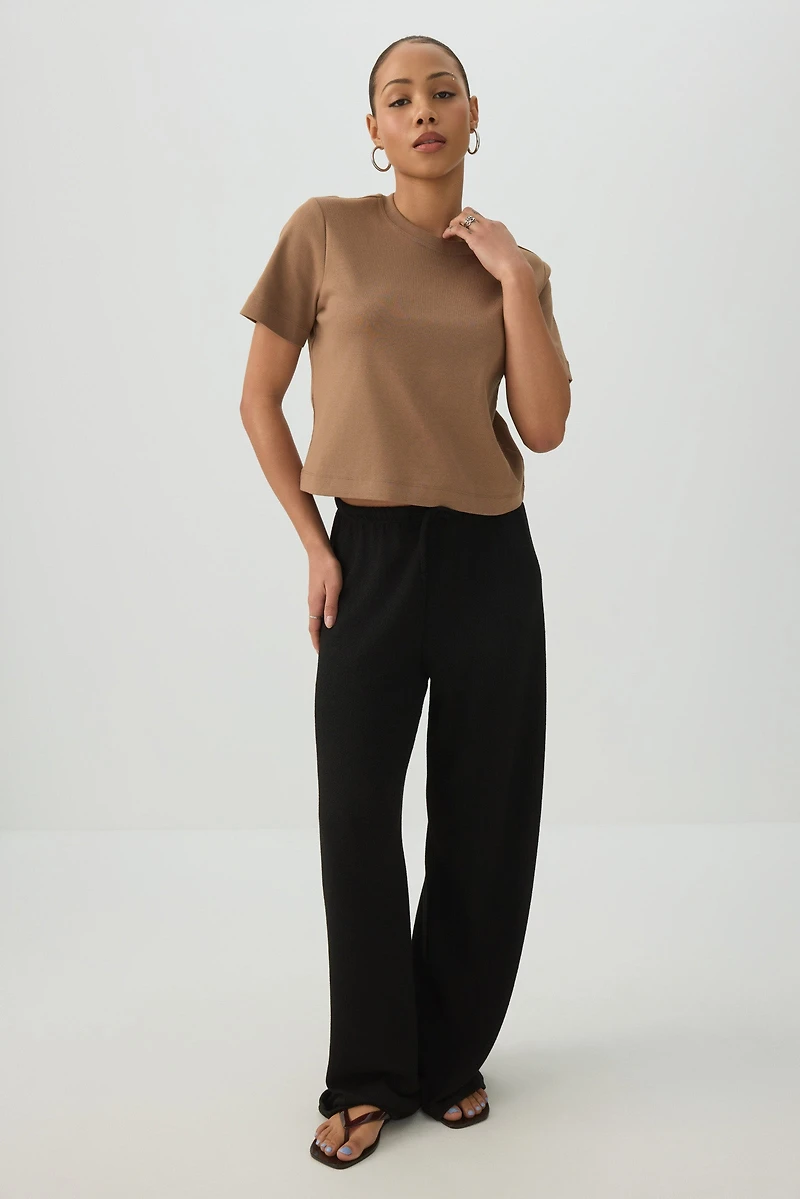 T-shirt court carré à col rond