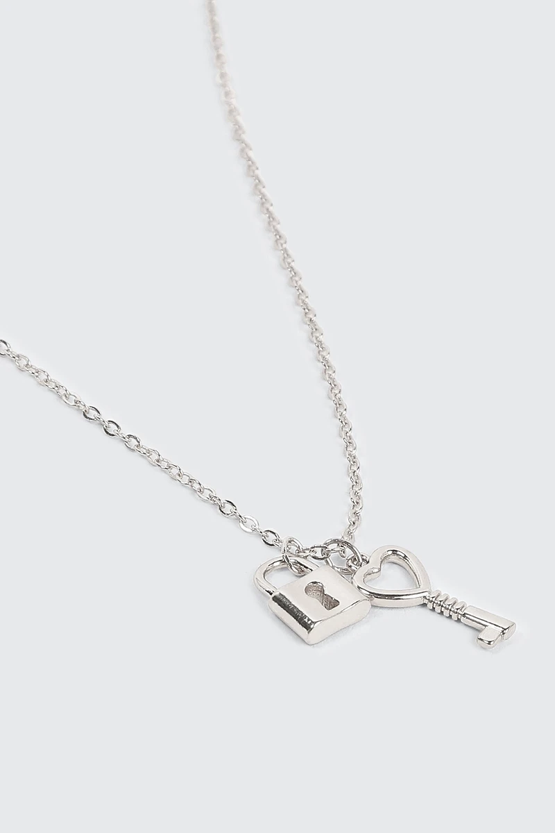 Ardene Lock & Key Necklace in Silver