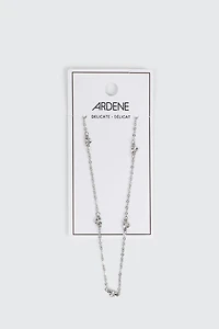 Collier à détail d'éventails en cœur