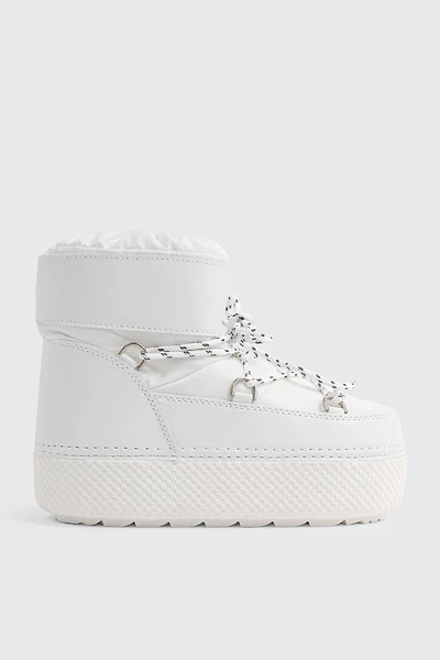 Ardene Thick Outsole Snow Boots in White | Size