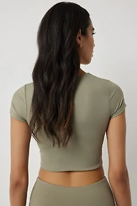 Haut contour court à manches courtes