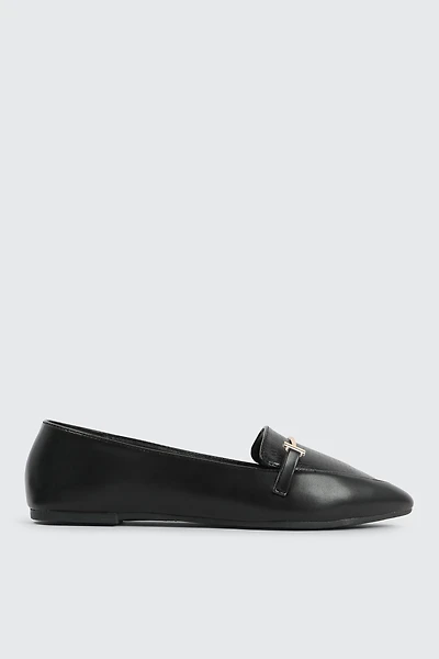 Ardene Pointy Loafers with Horsibit Detail in Black | Size | Faux Leather