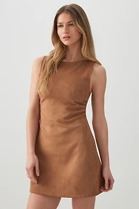 Robe courte en faux suède