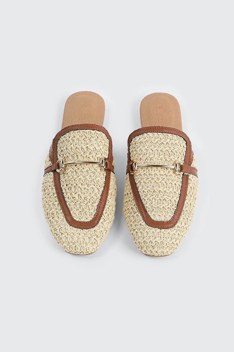 Mules flâneurs en raphia
