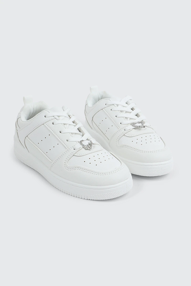 Espadrilles basketball à détail de breloque