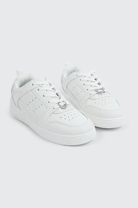 Espadrilles basketball à détail de breloque