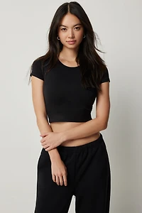 Ardene Seamless Crop Crew Neck T-Shirt in Black Eclipse | Size Medium | Nylon/Elastane