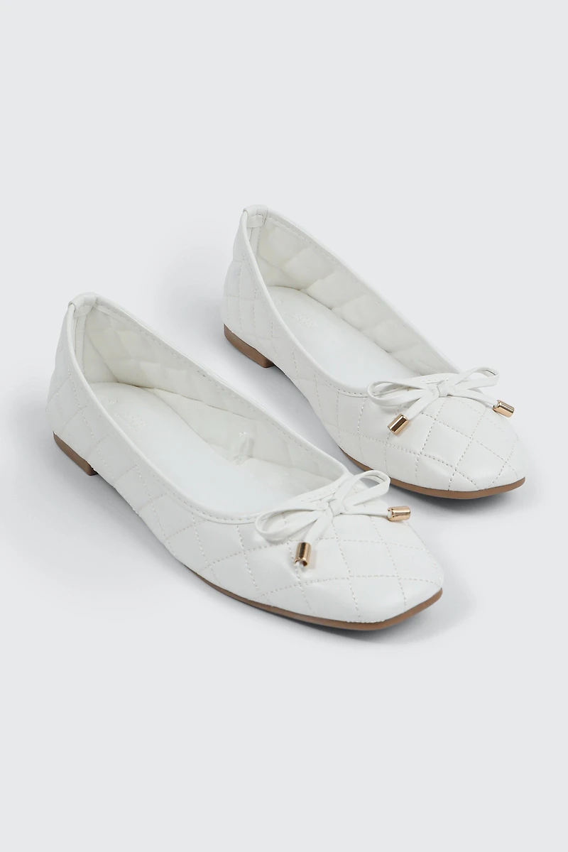 Ballerines surpiquées à bout carr