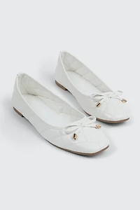 Ballerines surpiquées à bout carr