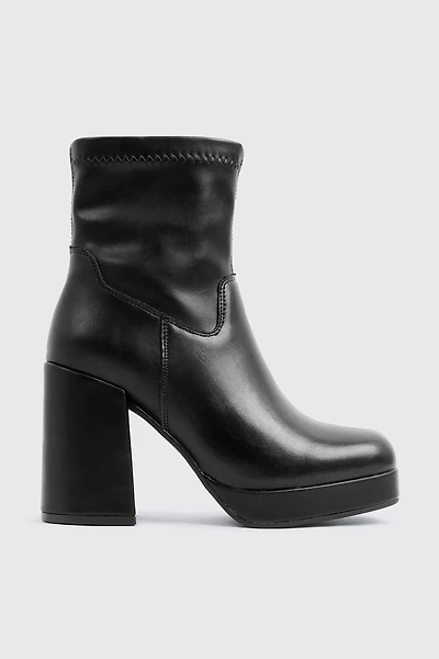 Ardene Square Toe Platform Ankle Boots in Black | Size | Faux Leather