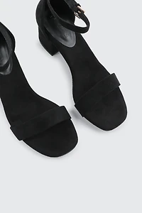Sandales à talon bloc en faux suède