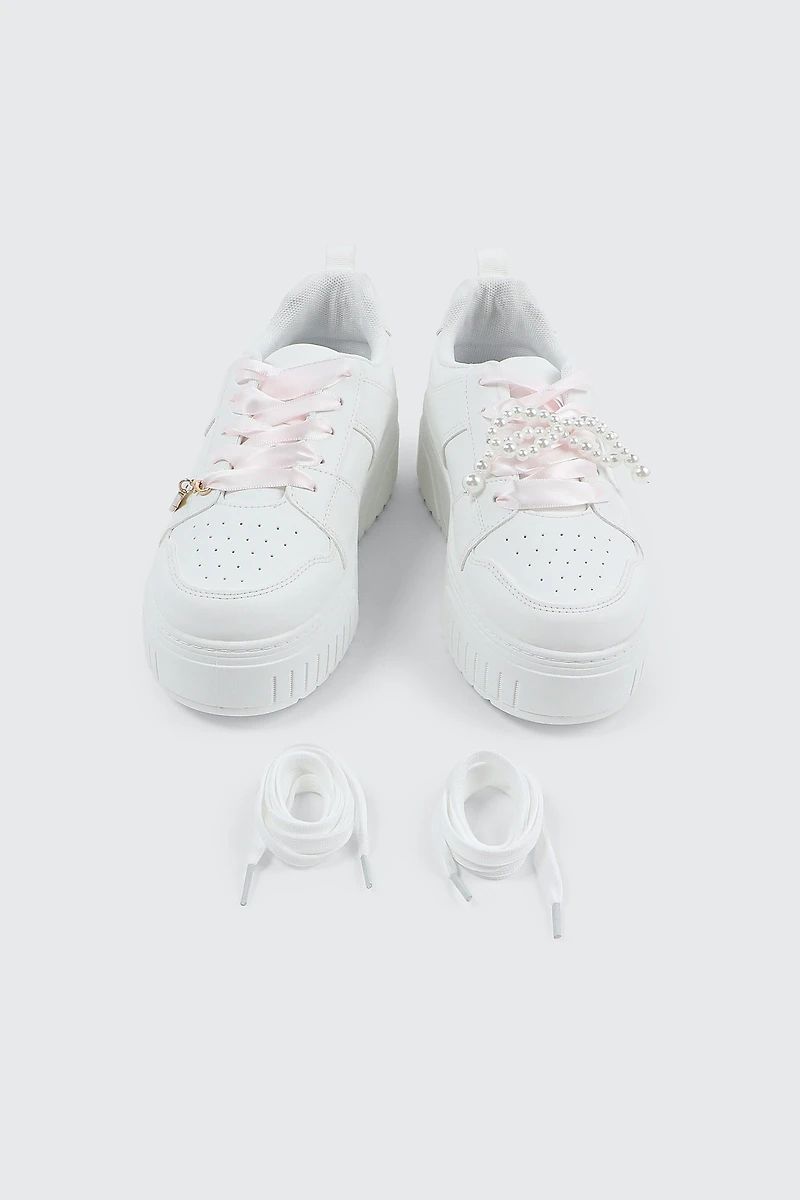 Espadrilles à semelle épaisse et breloque