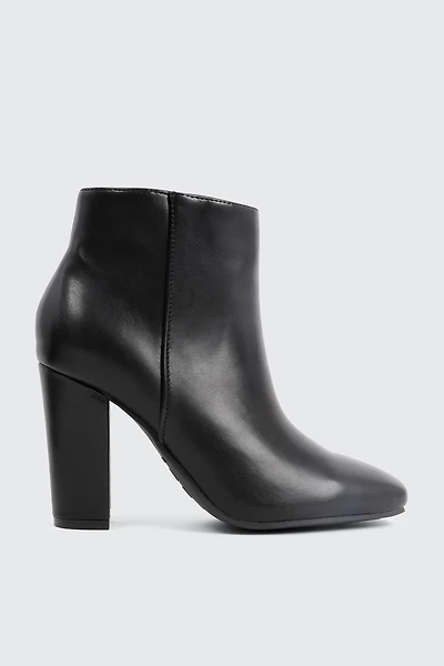 Ardene Square Toe Block Heel Booties in Black | Size | Faux Leather