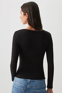 Haut court à col dégagé et manches longues