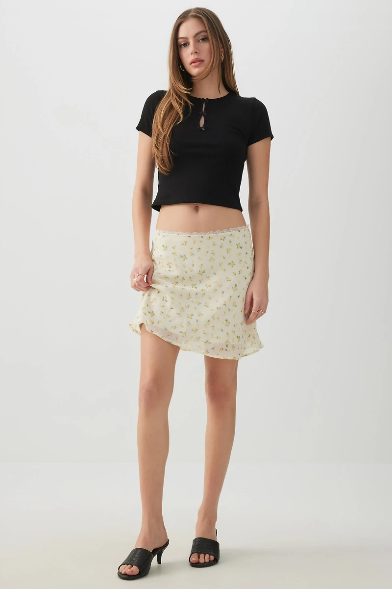 Haut court côtelé avec nœuds