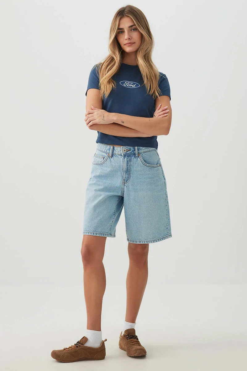 T-shirt court et ajusté graphique