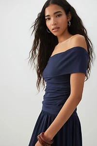 Robe midi à épaules dénudées