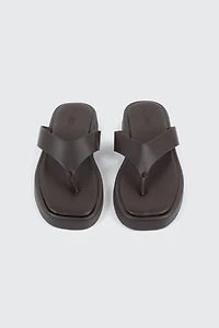 Sandales plateformes à bride V et bout carr