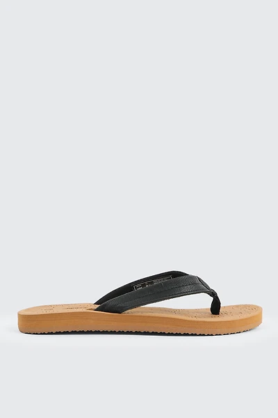 Ardene Flip-Flops with Embossed Sole Sandals in Black | Size