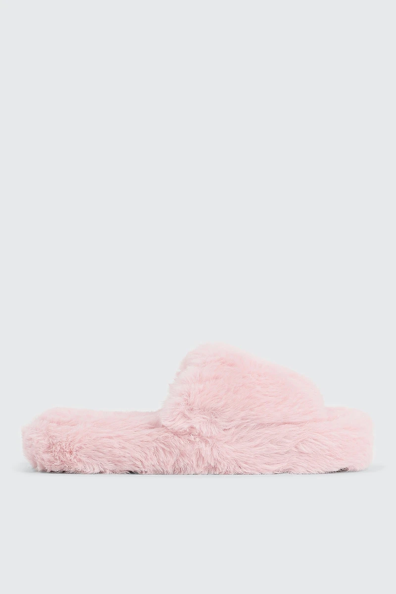 Ardene Fluffy Slippers in Light Pink | Size | Polyester | Eco-Conscious
