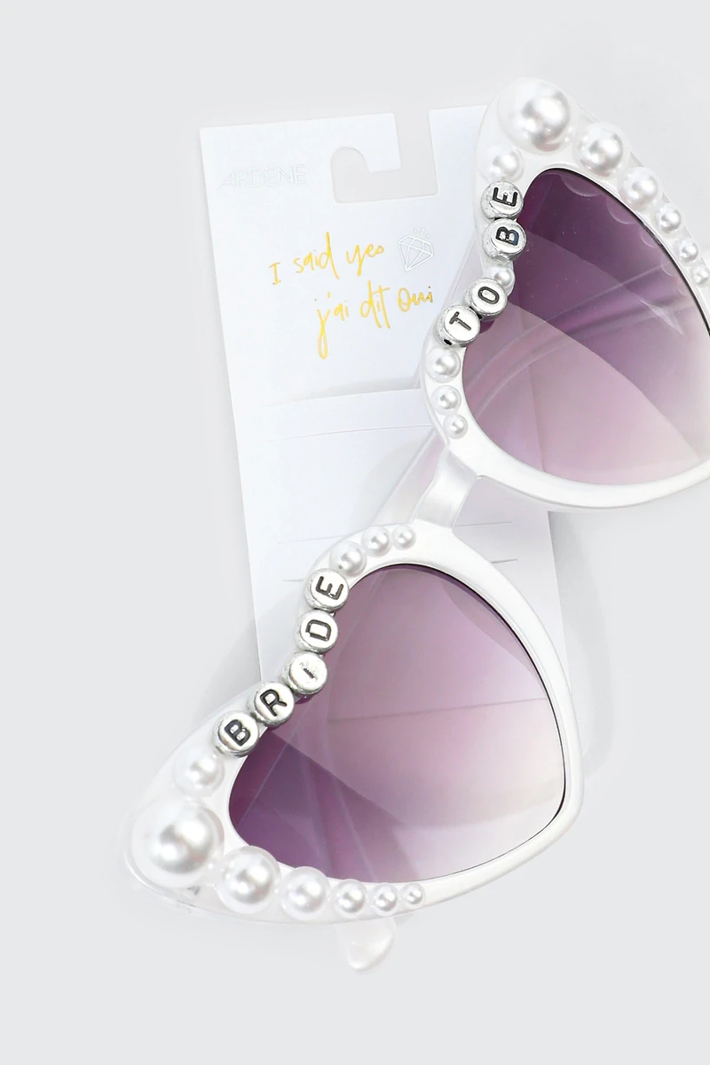 Lunettes de soleil cœur future mariée