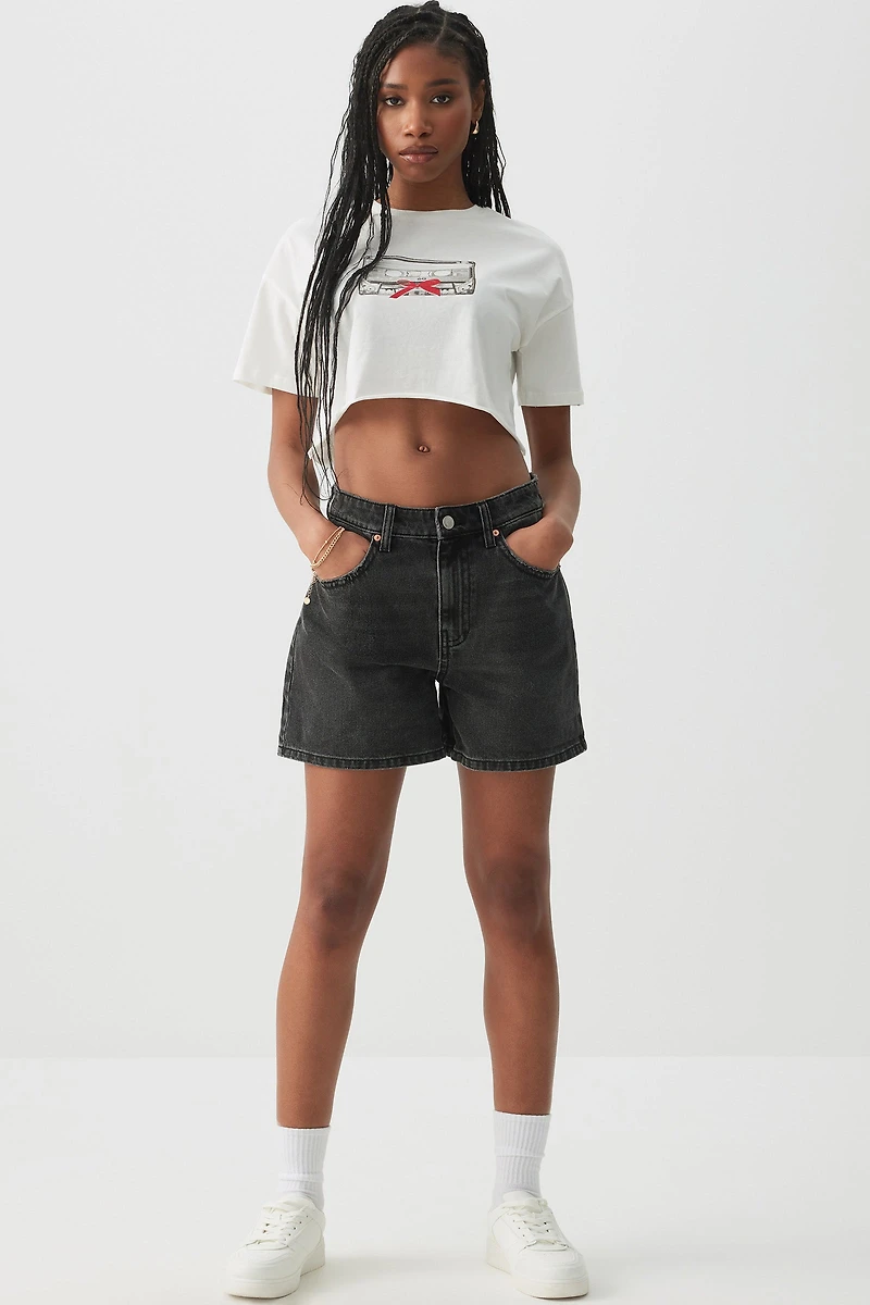 T-shirt graphique à bordure brute