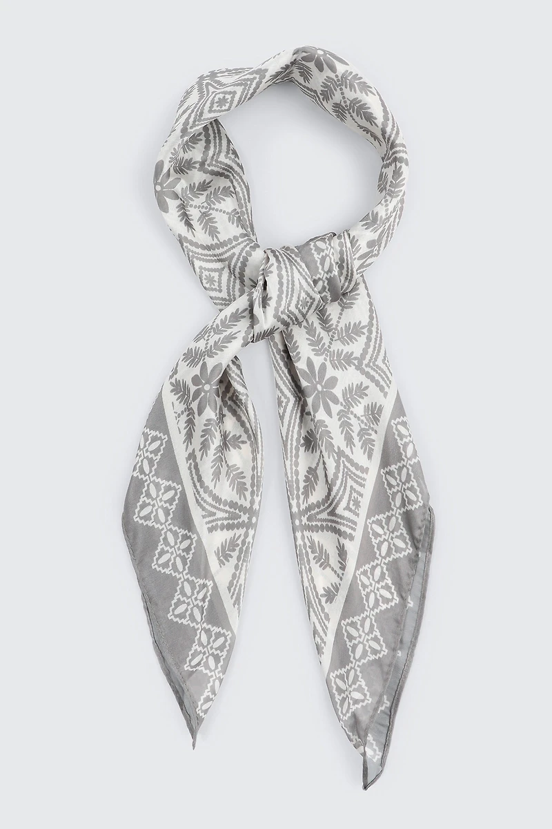 Foulard carré en satin