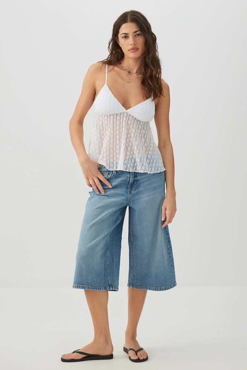 Camisole courte en dentelle