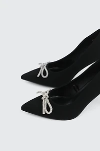 Escarpins à boucle en pierres du Rhin