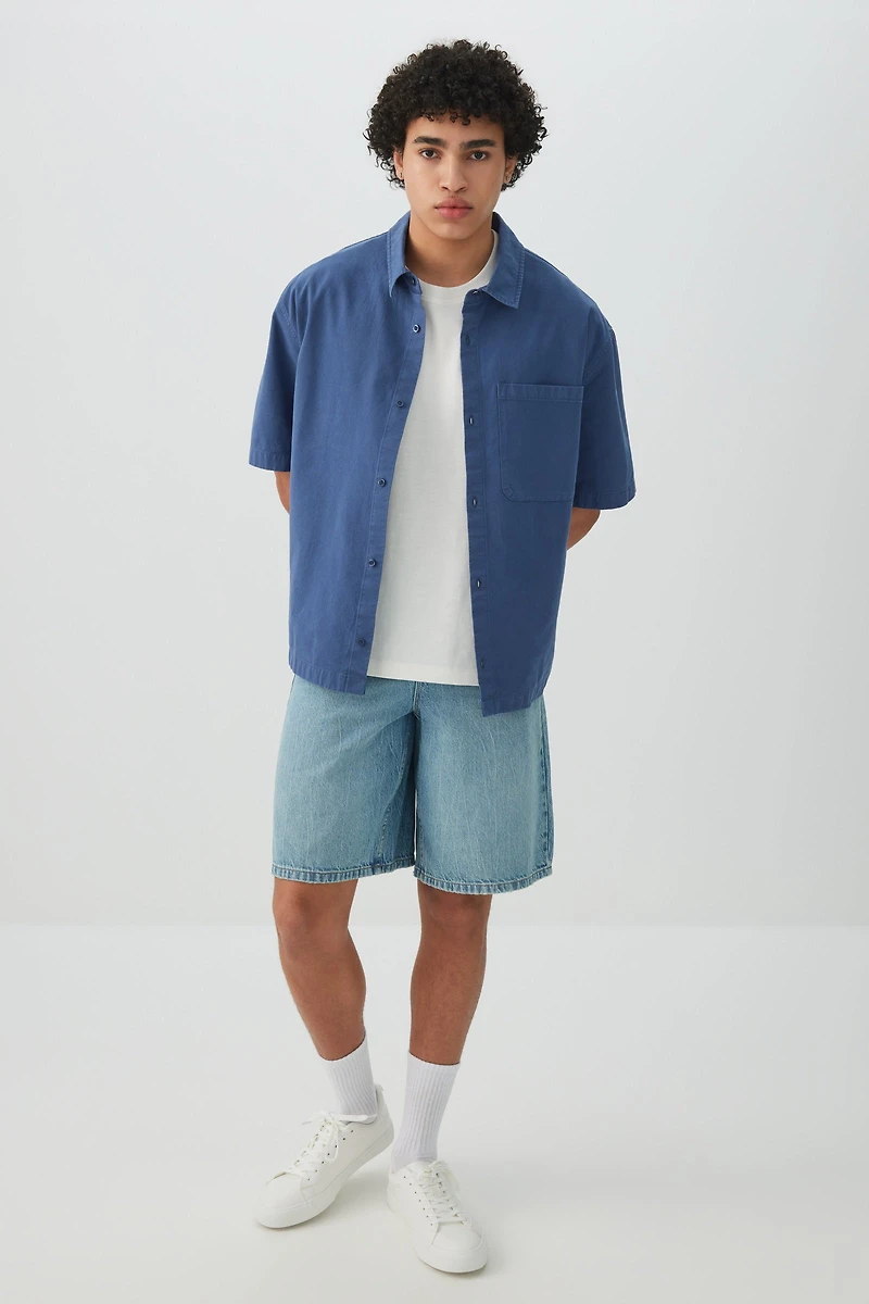 Chemise carrée à manches courtes