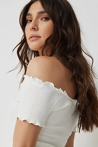 Robe moulante côtelée à épaules dénudées