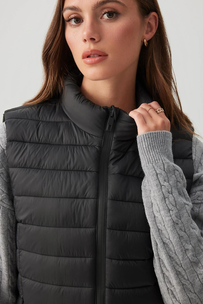 Veste courte sans manches matelassée légère