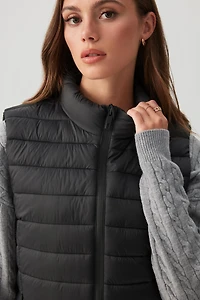 Veste courte sans manches matelassée légère