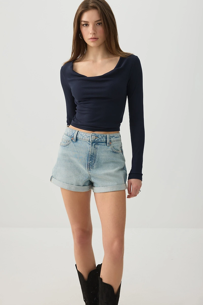 Haut à col bénitier et manches longues