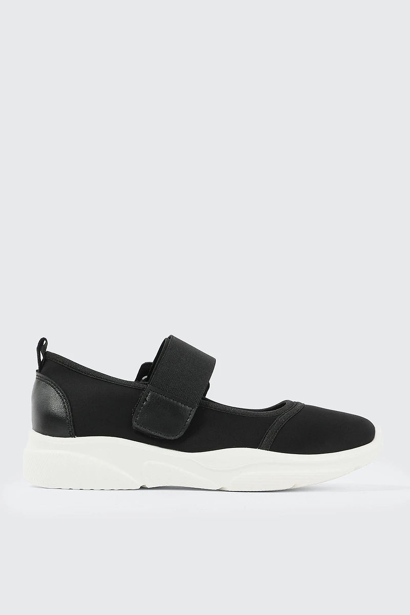 Ardene Black Velcro Sneakers | Size