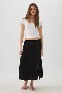 T-shirt à col dégagé et bordure en dentelle