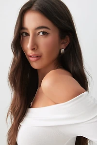 Haut court à manches longues et épaules dénudées