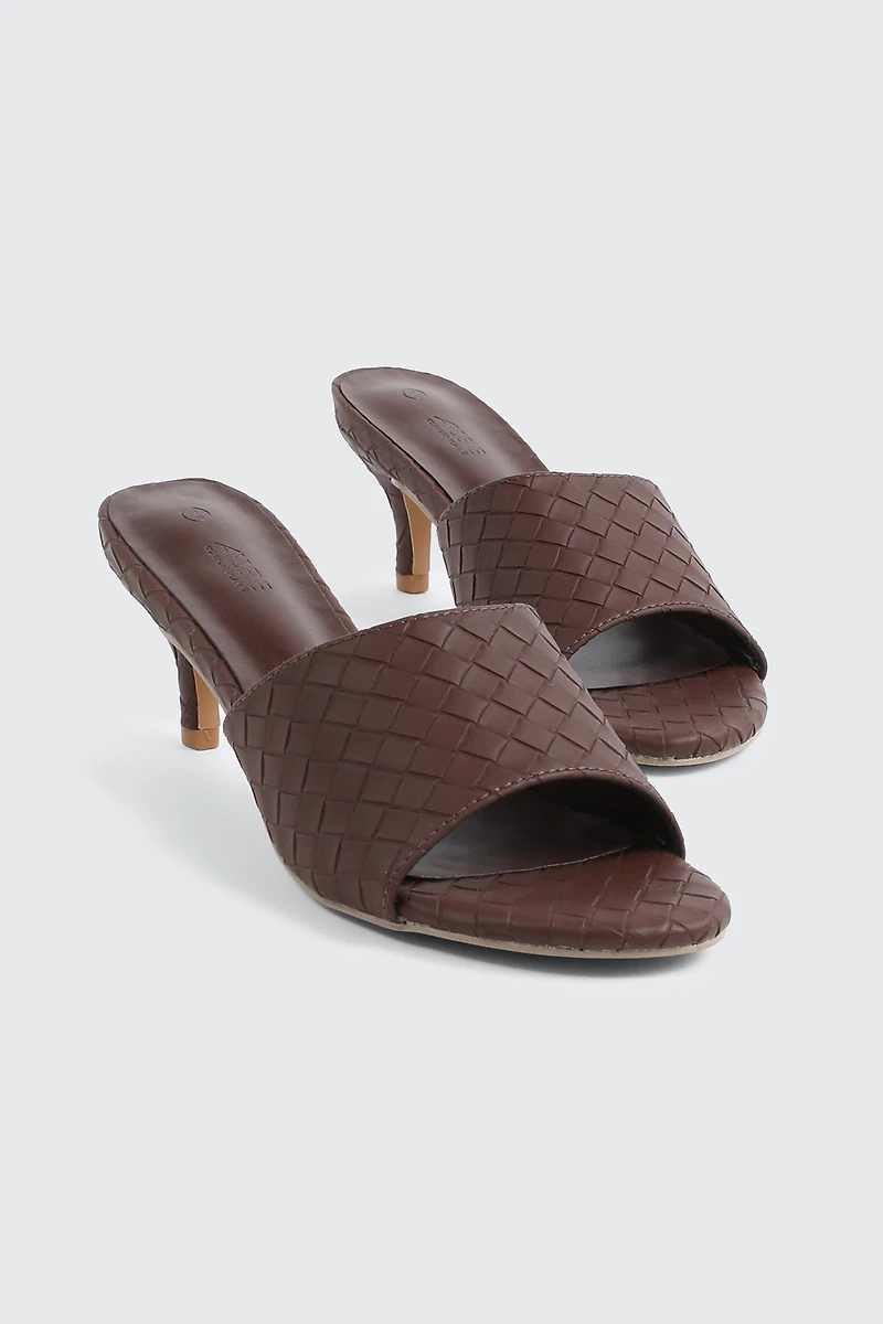 Sandales mules tressées à talon bas