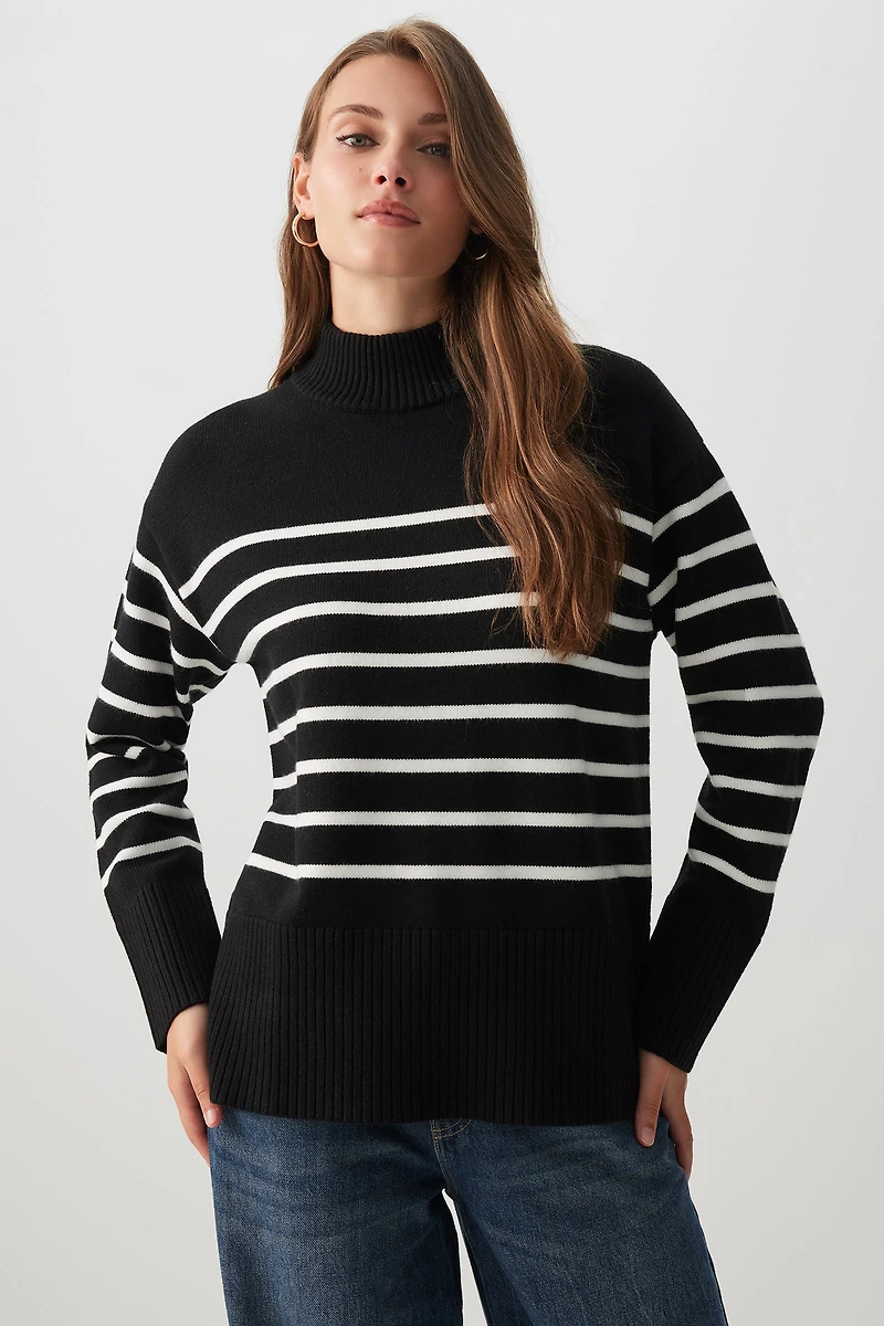 Chandail à col montant rayé