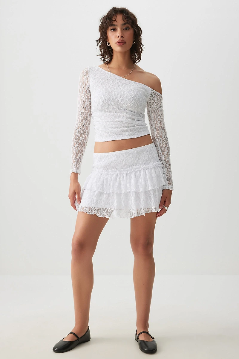 Haut asymétrique en dentelle