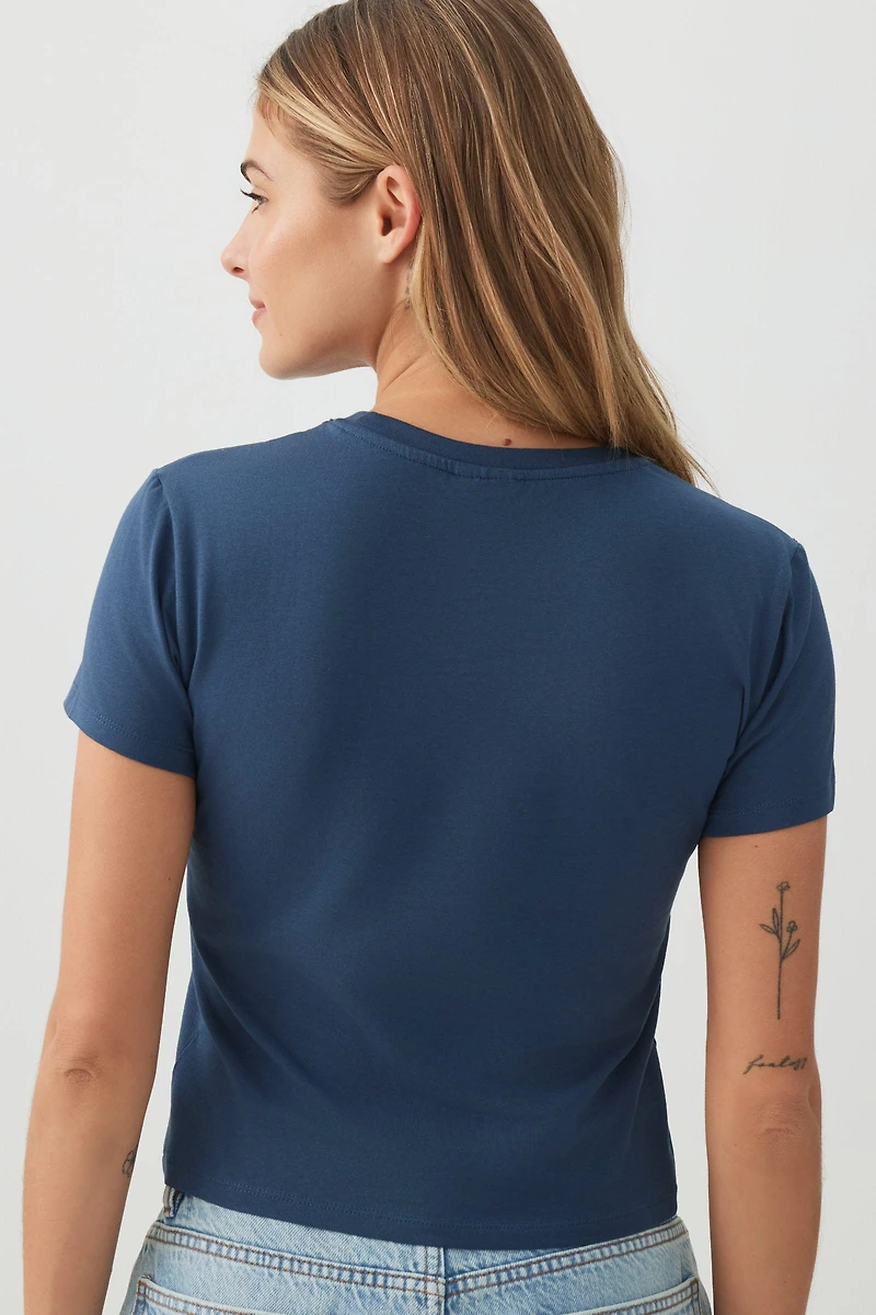 T-shirt court et ajusté graphique