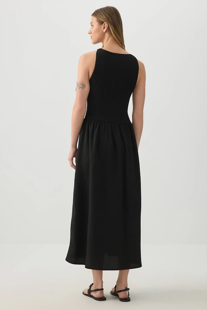 Robe midi smockée à col ras-du-cou