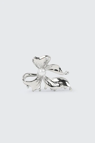 Ardene Metallic Bow Shaped Hair Claw with Pearl in Silver