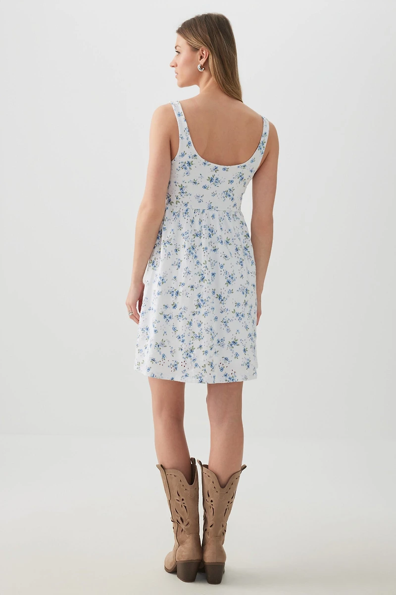 Robe courte à broderie anglaise taille en V