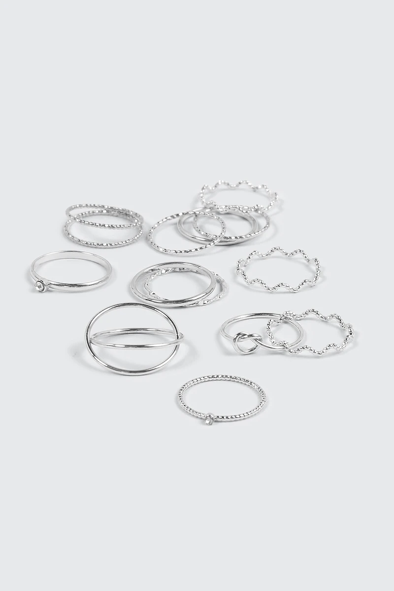 Lot de 8 bagues à nœuds et torsades