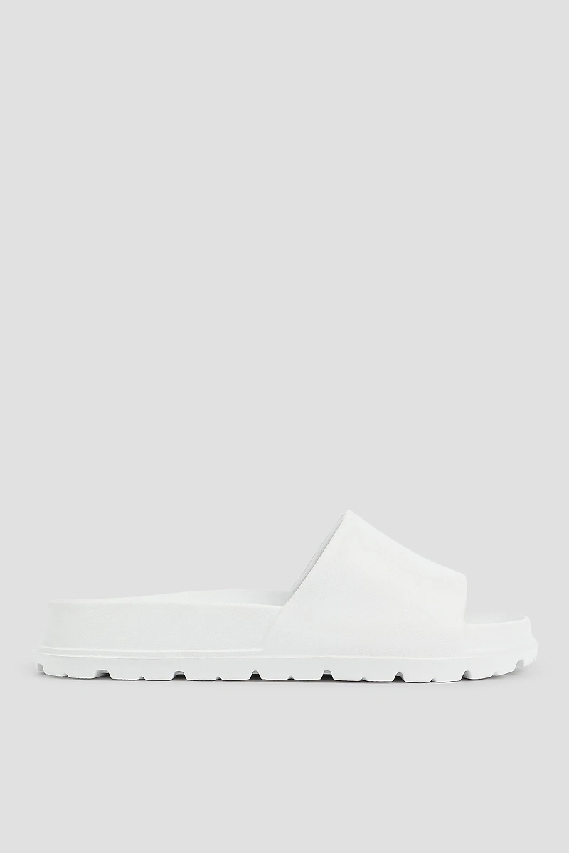 Ardene Lightweight Chunky Slides in White | Size