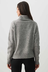 Chandail à col roulé en tricot pelucheux